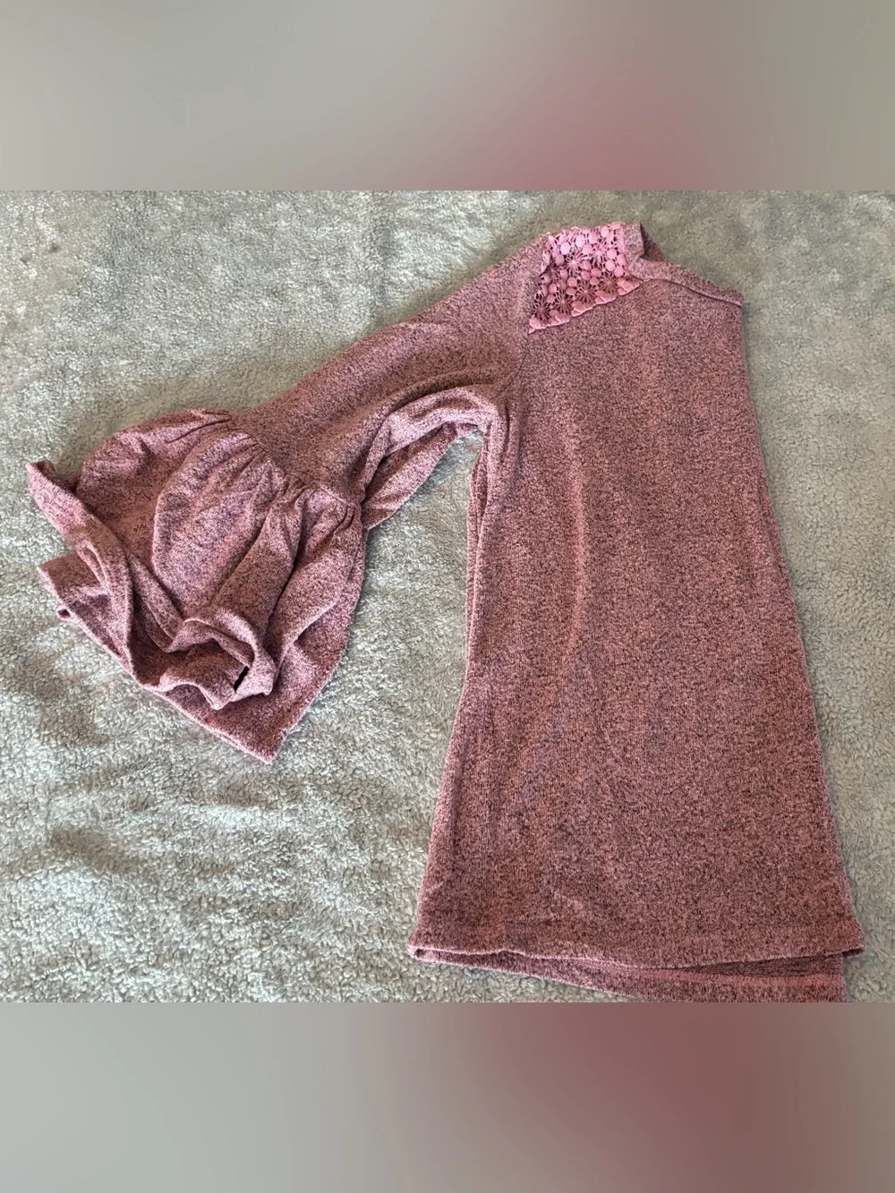 Women’s Liz Claiborne Pink Bell-Sleeve Sweater Top Size Small
